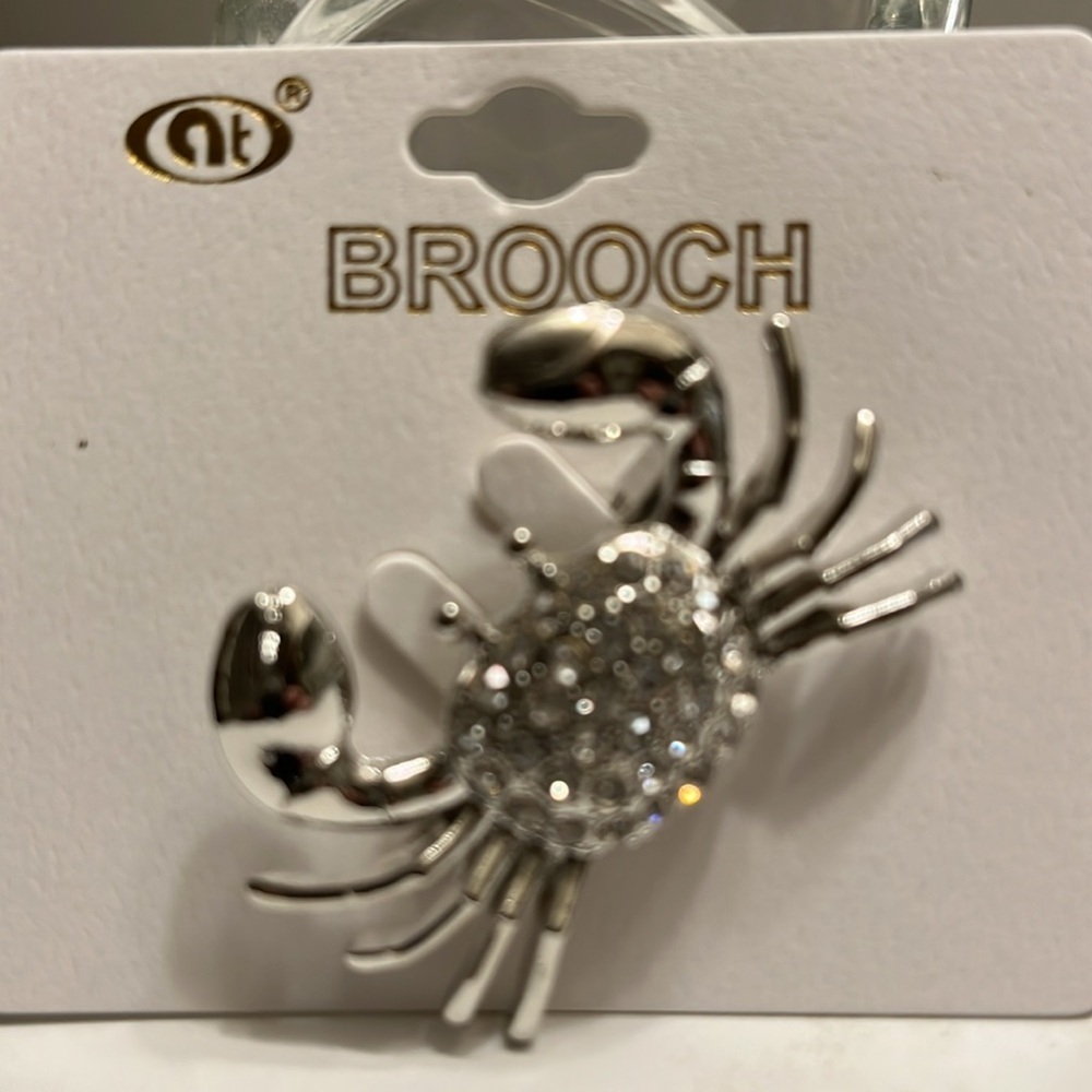 Pick (1) Rhinestone Crab Brooch! - Picture 2 of 3